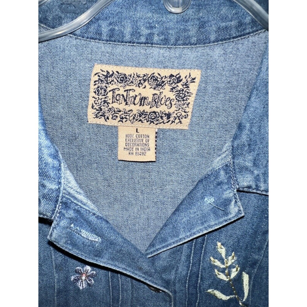 Tantrums Blues Shirt Womens Large Button Front Denim Embroidered Floral boho y2k - Picture 4 of 7